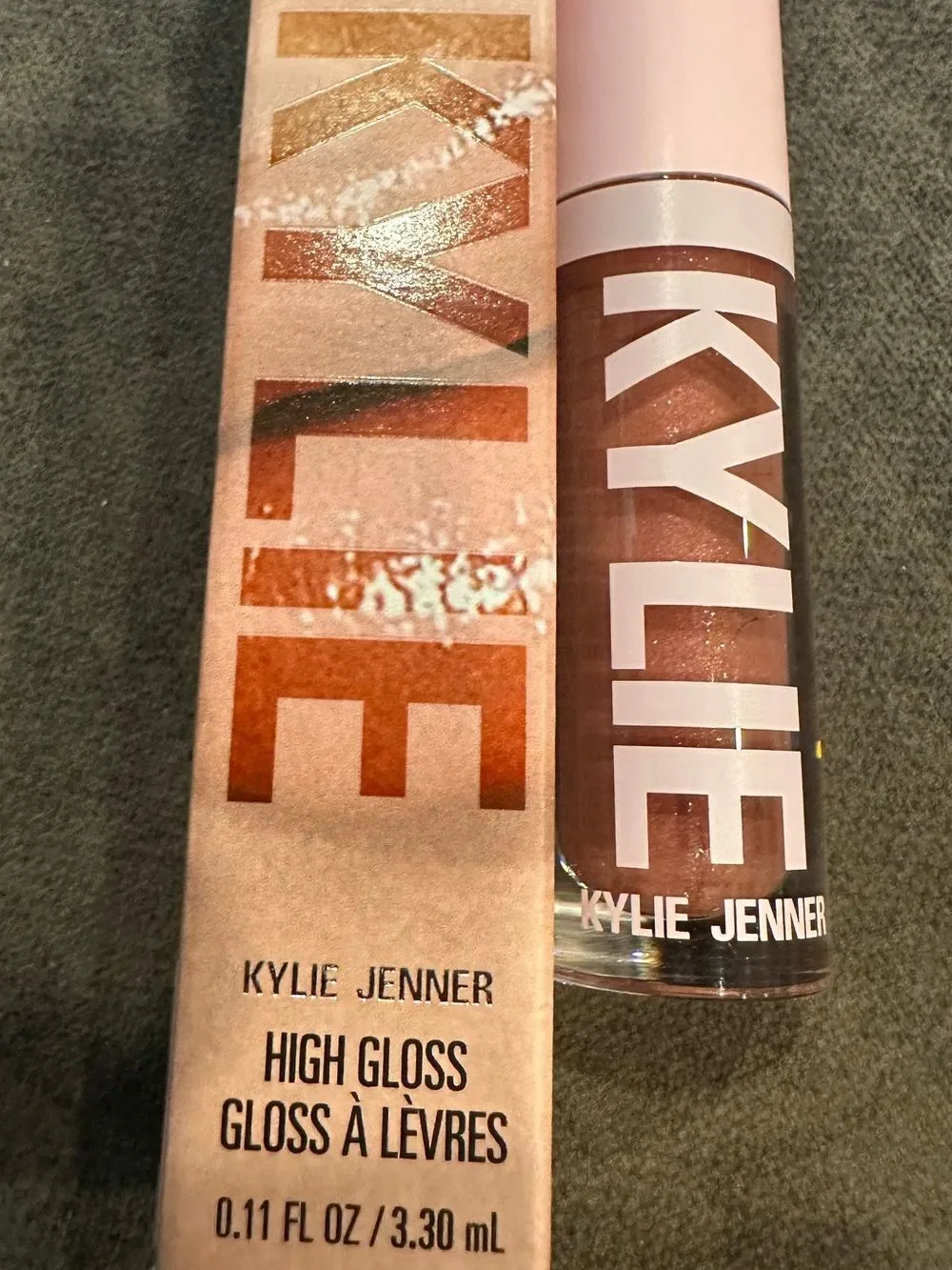 KYLIE High Gloss Lip Gloss in Shimmery Rose 324 Damn Gina
